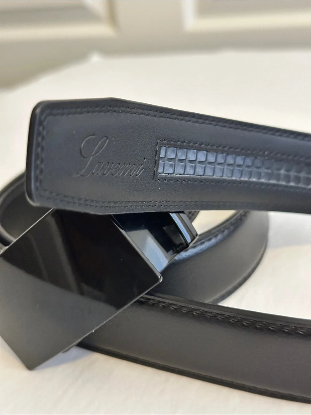 Lavemi Classic Black Men's Leather Ratchet Belt Preowned Good